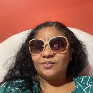 Meet your Posher, Cecilia yanet